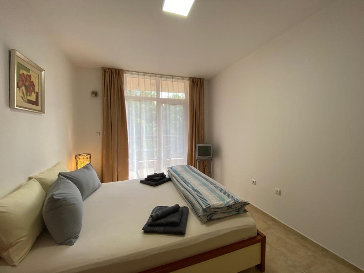 One Bedroom Apartment Anita А15 Сонячний Берег Екстер'єр фото